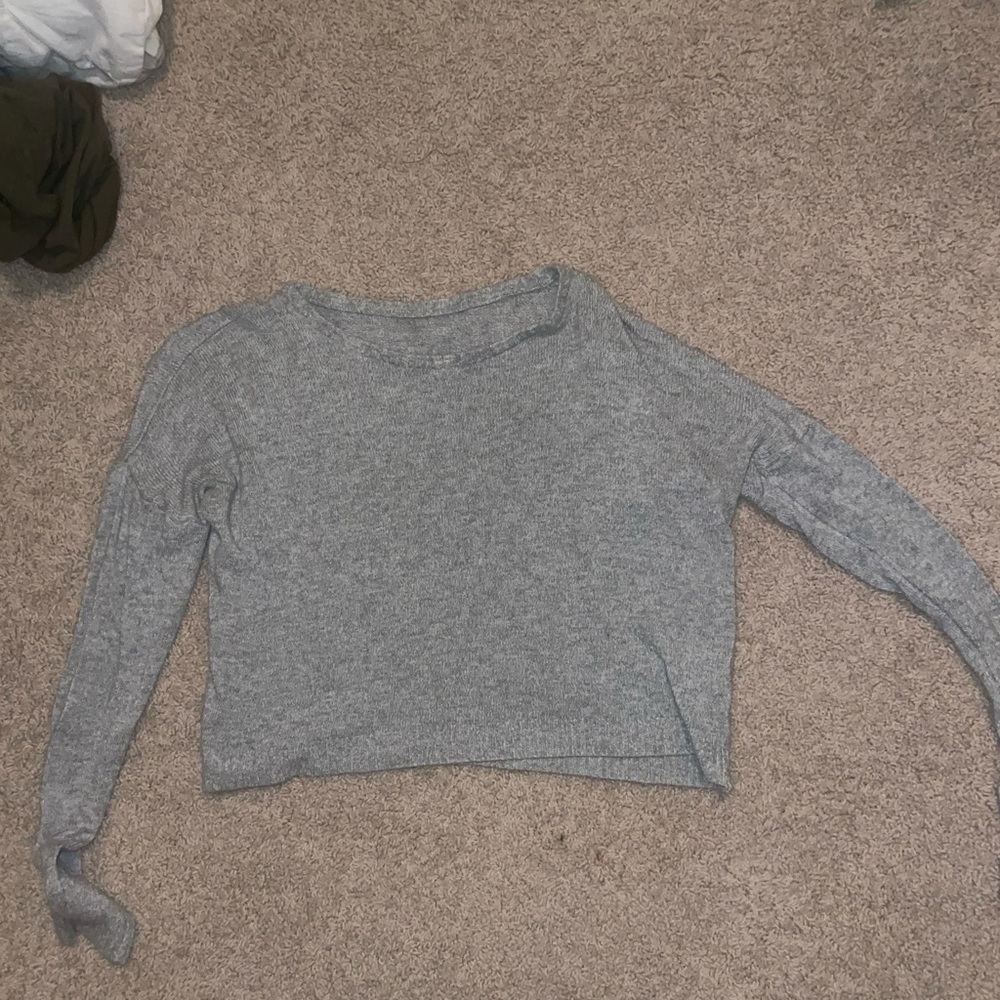 grey long sleeve knit/cropped sweater brandy Melville